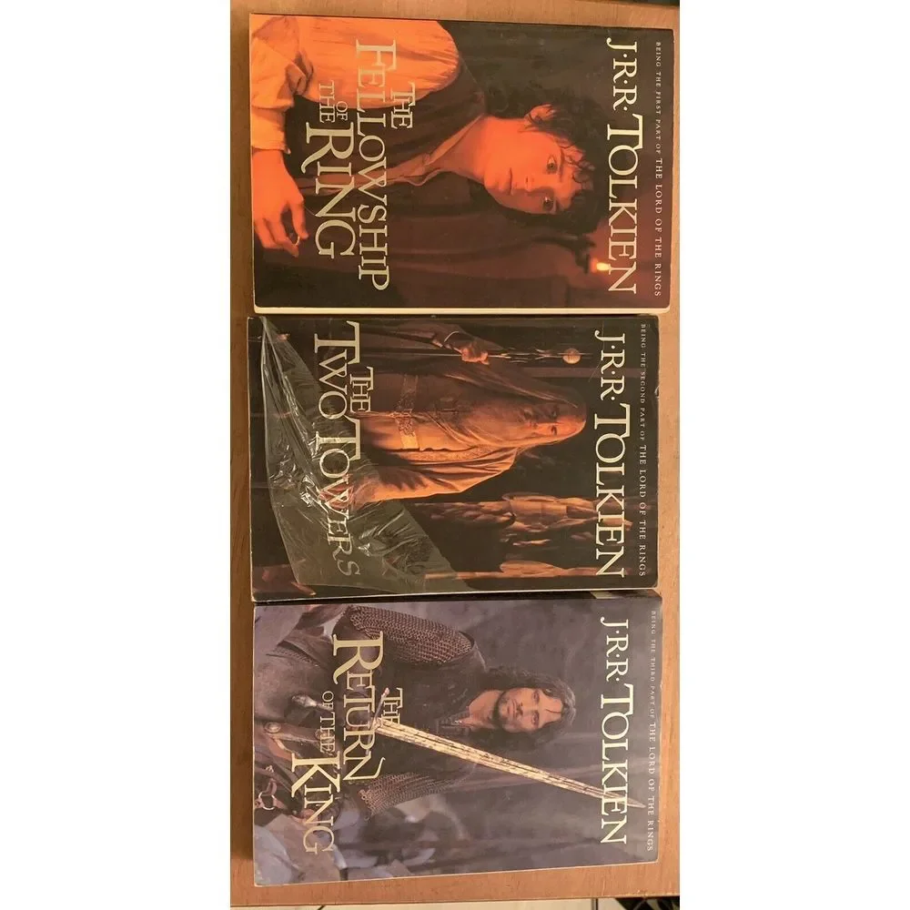 J.R.R. Tolkien The Lord of the Rings Set of Three Paper‎ Back Slip Case